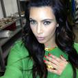 Kim Kardashian ama tirar autorretratos e postar Instagram