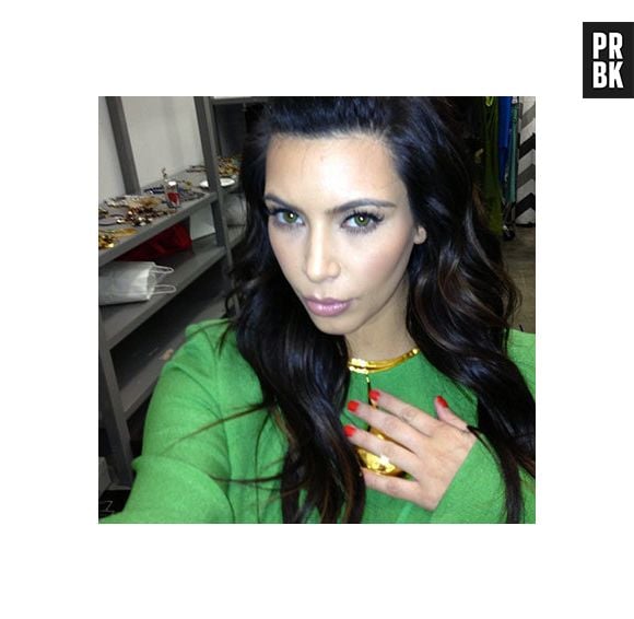 Kim Kardashian ama tirar autorretratos e postar Instagram