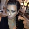 Pose para uma selfie: Kim Kardashian ama tirar fotos de sim mesma