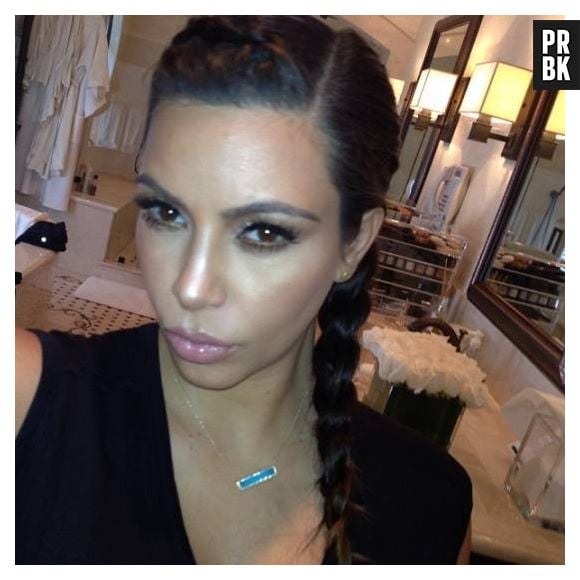 Pose para uma selfie: Kim Kardashian ama tirar fotos de sim mesma