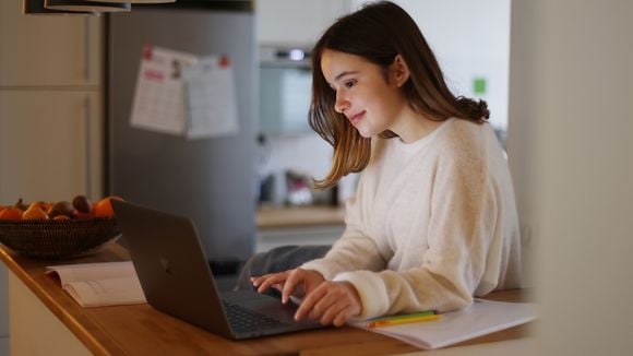 Cada vez mais estudantes estão usando a inteligência artificial para fazer seus trabalhos - e ninguém percebe