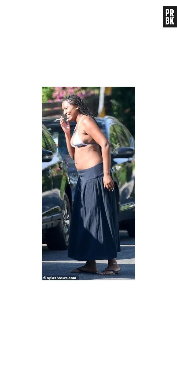 Sasha Obama fumando cigarro