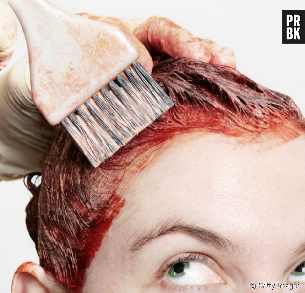 Como remover manchas de tinta de cabelo da pele facilmente com um item doméstico