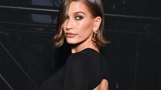 26 looks de Hailey Bieber, Kendall Jenner e mais famosas na Paris Fashion Week 2023 que vão virar tendência
