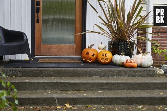 Homem morto teria sido confundido com decoração de Halloween em quintal de casa abandonada