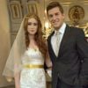 Segundo vestido de noiva de Marina Ruy Barbosa em "Morde e Assopra" tinha detalhes em dourado