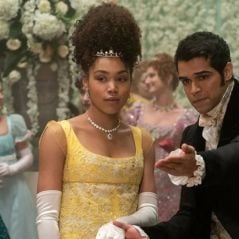 Atriz de "Bridgerton" teve surtos psicóticos durante gravações, mas Netflix manteve segredo e não deu apoio