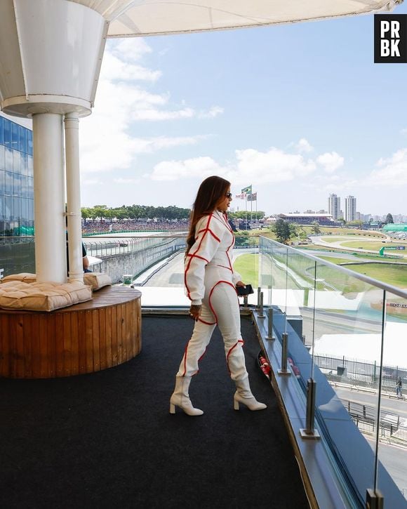 Ludmilla erra o hino nacional no GP de Interlagos: veja 5 famosos que já cometeram a gafe