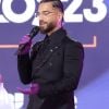 Grammy Latino 2023: Maluma também optou por um look all black, só que com luvas roxas