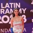 Grammy Latino 2023: Victoria Federica escolheu um look prateado com luvas azuis