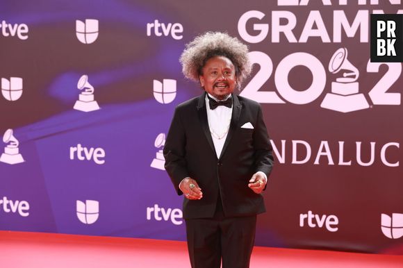 Grammy Latino 2023: Chico César foi no clássimo smoking