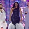 Grammy Latino 2023: Iza também mudou o look e escolheu um vestido preto com cauda volumosa