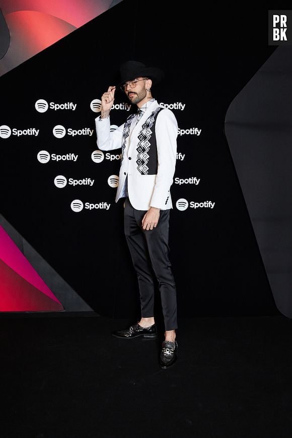 Luan Pereira estava puro estilo no tapete da Festa Spotify