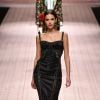 Bruna Marquezine usou look Dolce & Gabanna na Milão Fashion Week 2028