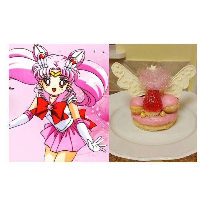  A pequena &quot;Sailor Chibi Moon&quot; ganhou uma sobremesa com morangos 