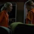  Em "Pretty Little Liars", Hanna (Ashley Benson) e Alison (Sasha Pieterse) estavam na cadeia juntas 
