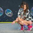 Selena Gomez é a garota-propaganda de sua linha de produtos para a marca Adidas