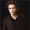  Robert Pattinson ficou famoso por viver o rom&acirc;ntico Edward Cullen da saga "Crep&uacute;sculo"! 