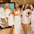  Gisele B&uuml;ndchen e as "angels" em bastidores de um dos desfiles da Victoria's Secret 