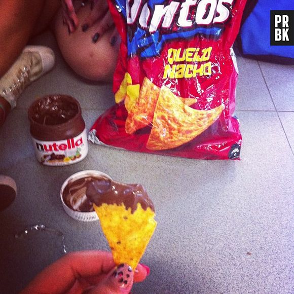 Se não curte batata Ruffles, recorra ao Doritos! O salgado do biscoito vai dar um contraste excelente com o doce da Nutella...