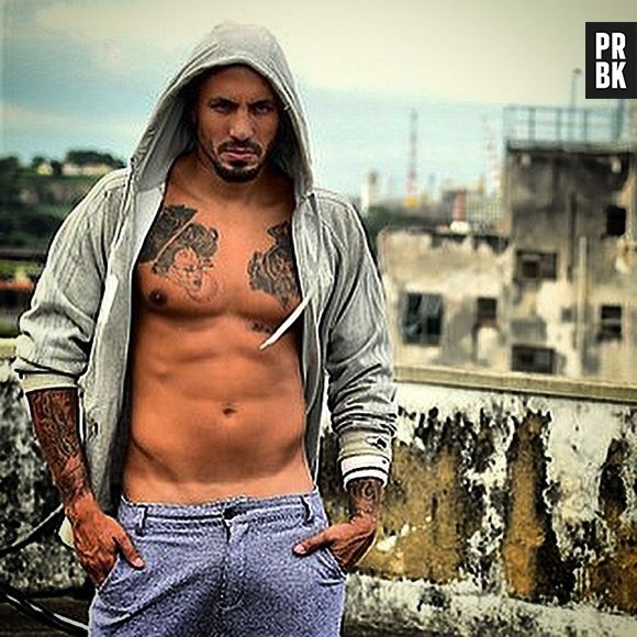 É só ver esse tanquinho do Fernando, do "BBB15", pra entender o que a Aline e a Amanda viram no cara