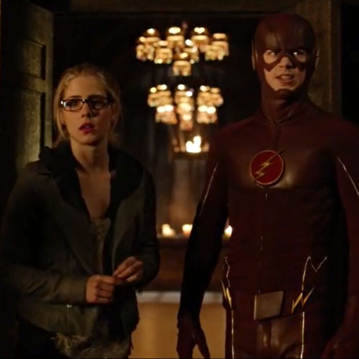 Barry Allen (Grant Gustin) foi ajudar o Team Arrow a escapar em &quot;Arrow&quot;