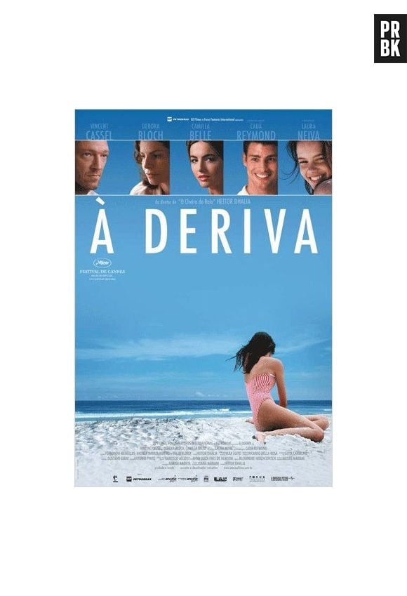  "À Deriva" mostra a história de Filipa (Laura Neiva), que enquanto passa pelas crises da adolescência, descobre o caso do pai