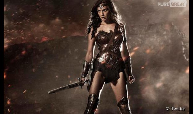 A Mulher-Maravilha (Gal Gadot) pode ter centenas de anos, em "Batman V Superman"