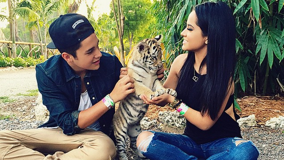 Austin Mahone publica vídeo com Becky G e fãs elogiam sintonia do casal!