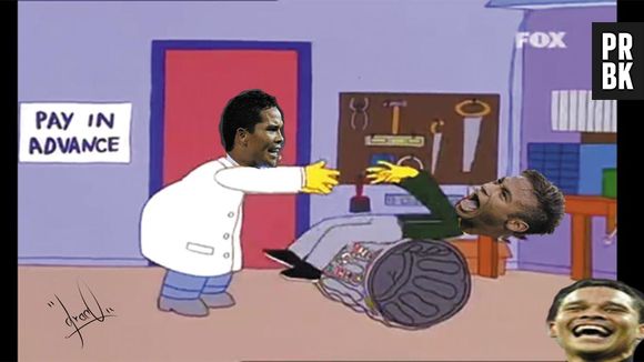 Neymar Jr. tentou dar uma cabeçada em Murillo e o atacante Bacca o empurrou