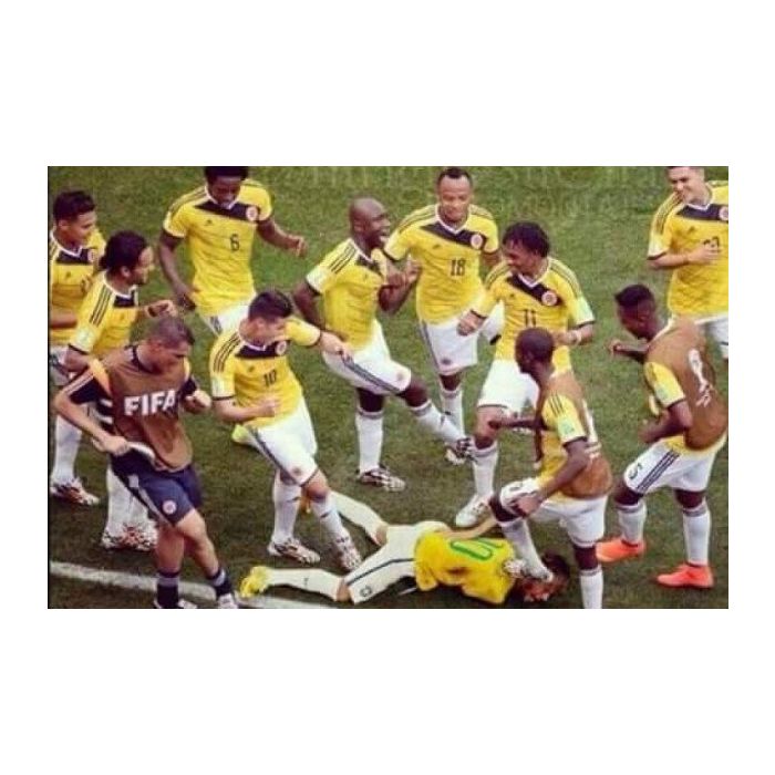  Neymar Jr. foi defendido pela sele&amp;ccedil;&amp;atilde;o brasileira ap&amp;oacute;s confus&amp;atilde;o no final do jogo 