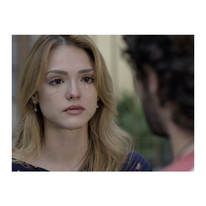 Em &quot;Sete Vidas&quot;, Pedro (Jayme Matarazzo) continua a falar sobre o que sente por Júlia (Isabelle Drummond) e ela se emociona
