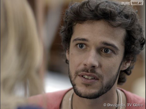 Em "Sete Vidas", Pedro (Jayme Matarazzo) se declara para Júlia (Isabelle Drummond)