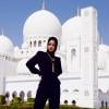 Durante sua turnê "Diamonds World Tour", Rihanna passou por Abu Dhabi, nos Emirados Árabes. Um país com cultura totalmente diferente da do Brasil e com paisagens e monumentos exuberantes