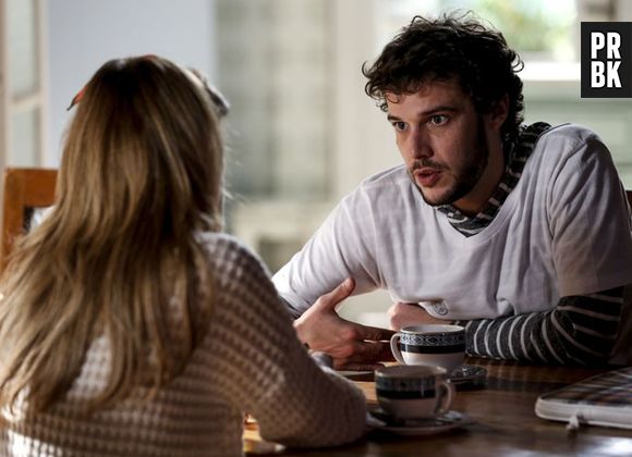 A conversa de Júlia (Isabelle Drummond) com Pedro (Jayme Matarazzo) sobre Miguel (Domingos Montagner) vai ao ar nesta quarta-feira (1), na novela "Sete Vidas"