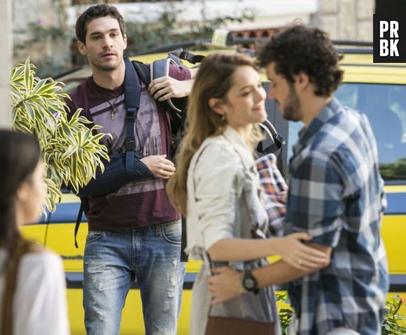 Em "Sete Vidas", Felipe (Michel Noher) não gosta de ver Júlia (Isabelle Drummond) e Pedro (Jayme Matarazzo) juntos