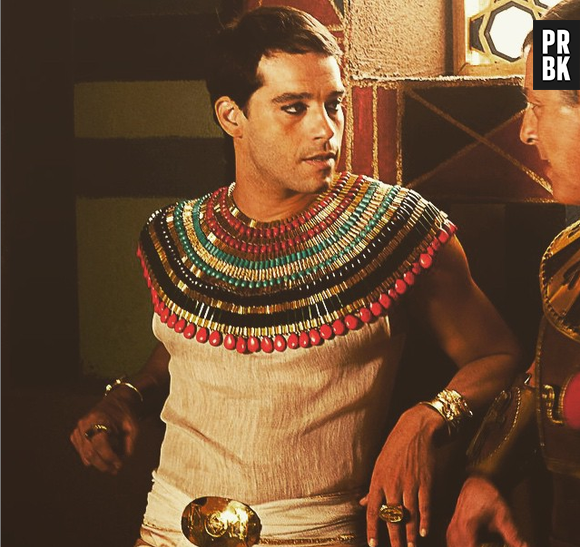 Guilherme Winter aproveita o Instagram para divulgar seu trabalho em "Os Dez Mandamentos"