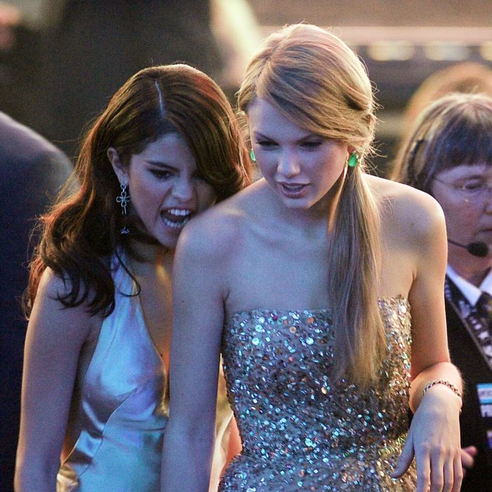  O que Taylor Swift e Selena Gomez mais gostam de fazer &amp;eacute; zoar, com elas a zoeira n&amp;atilde;o tem limites&amp;nbsp; 