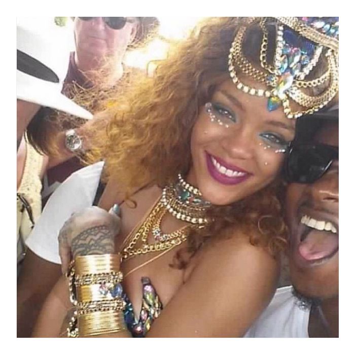  Rihanna aproveitou muito o Carnaval de Barbados ao lado dos amigos 