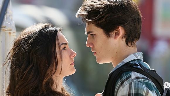 Novela "Malhação": Rodrigo (Nicolas Prattes) protege Luciana e clima rola solto no ar!