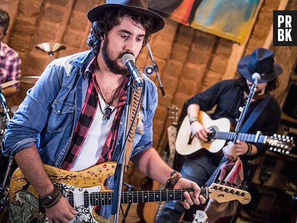 Rodrigo, vocalista da banda Suricato, diz que percebe aumento da base de fãs nas apresentações do grupo