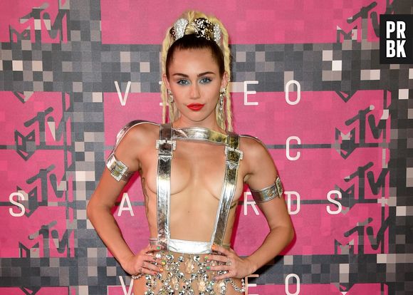 Miley Cyrus se inspira em pessoas normais, com vidas reais, por isso não faz questão de fazer parte da s bffs de Taylor Swift 