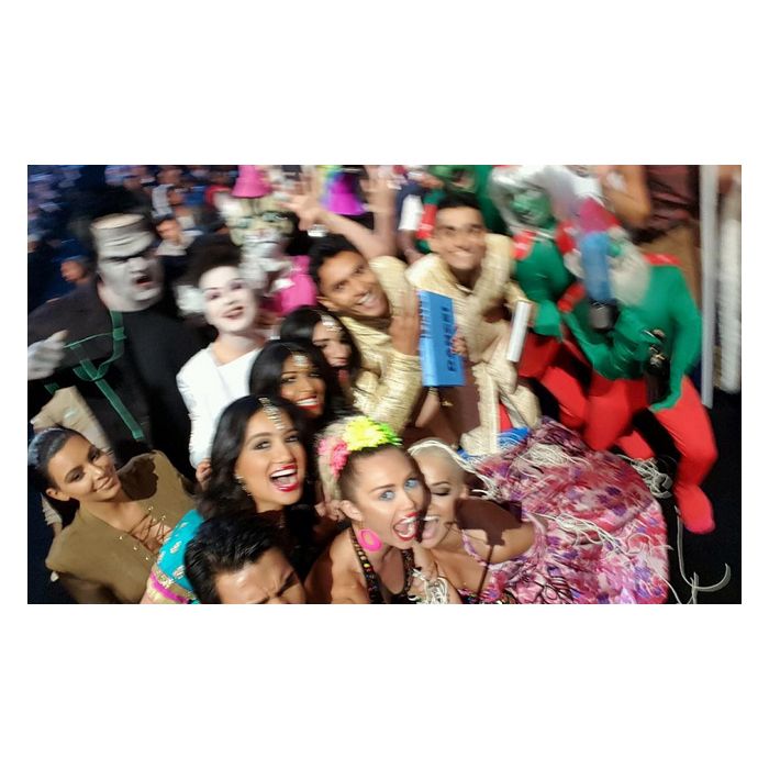  Miley Cyrus e sua turma nos bastidores do VMA 2015&amp;nbsp; 