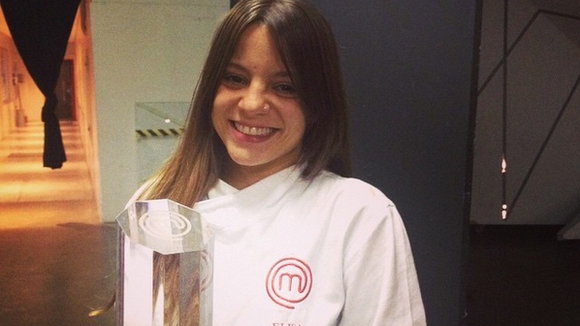 Do "MasterChef Brasil": vencedora da 1ª temporada, veja como está a vida de Elisa Fernandes!