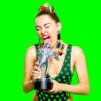 Miley Cyrus deixa mamilos à mostra no VMA 2015 e acidente incomoda telespectadores americanos