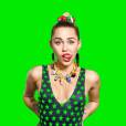 Audiêndia americana diz que peitos de Miley Cyrus no VMA 2015 são nojentos e obscenos