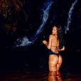 Rihanna publicou fotos sensuais para divulgar chegada no Brasil!