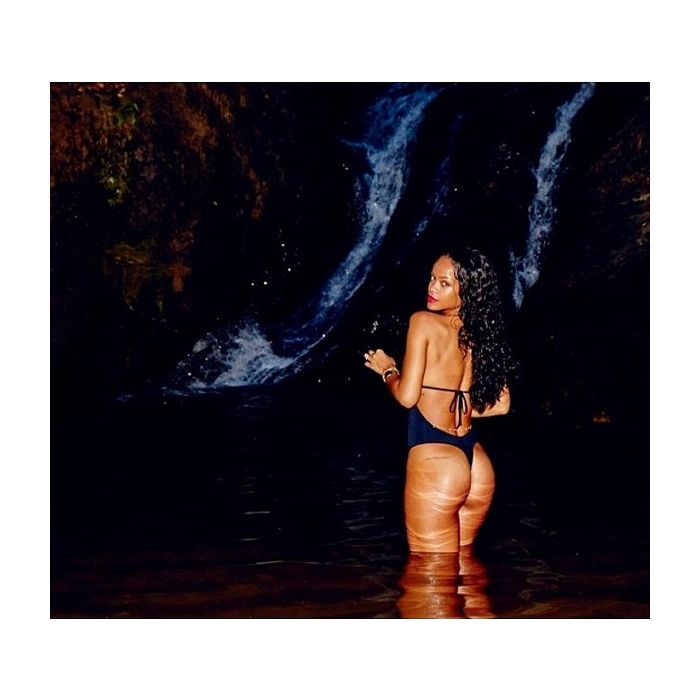 Rihanna publicou fotos sensuais para divulgar chegada no Brasil!