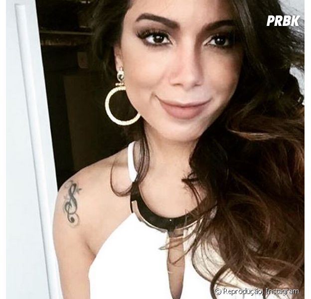Anitta publica foto no Instagram e fãs suspeitam de preenchimento labial. Será?