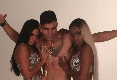 Roberta Rodrigues, de "A Regra do Jogo", comenta cenas de sexo com o Merlô: "Nada a três!"